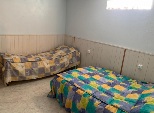 Resale - Villa - Torrevieja - La Siesta