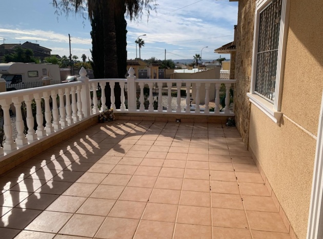 Resale - Villa - Torrevieja - La Siesta