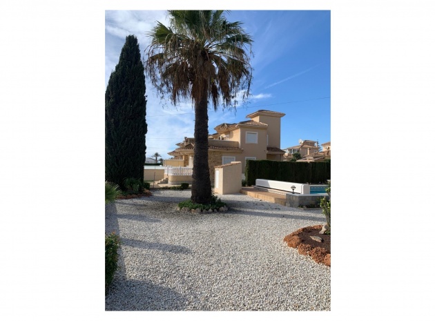Resale - Villa - Torrevieja - La Siesta