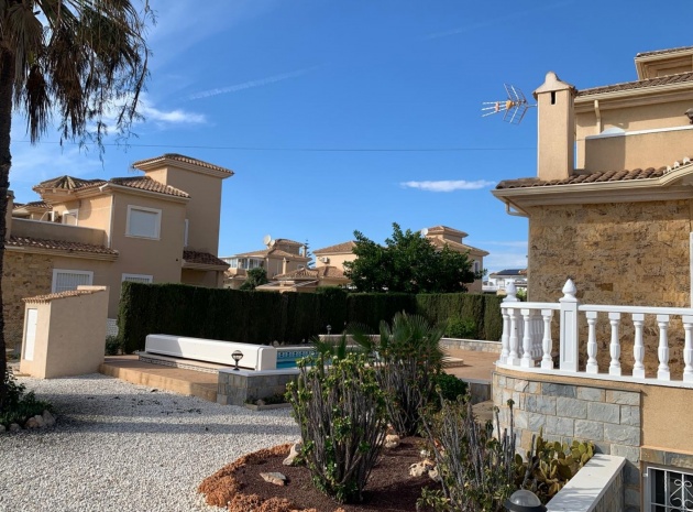 Resale - Villa - Torrevieja - La Siesta
