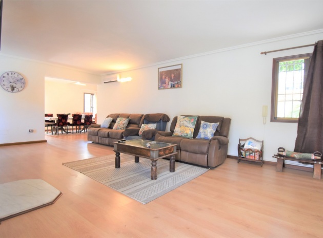 Resale - Villa - Villamartin - Los Dolses