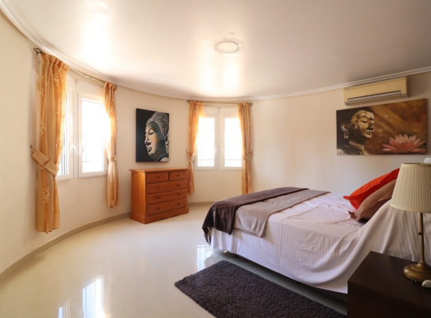 Återförsäljning - Villa - La Marina