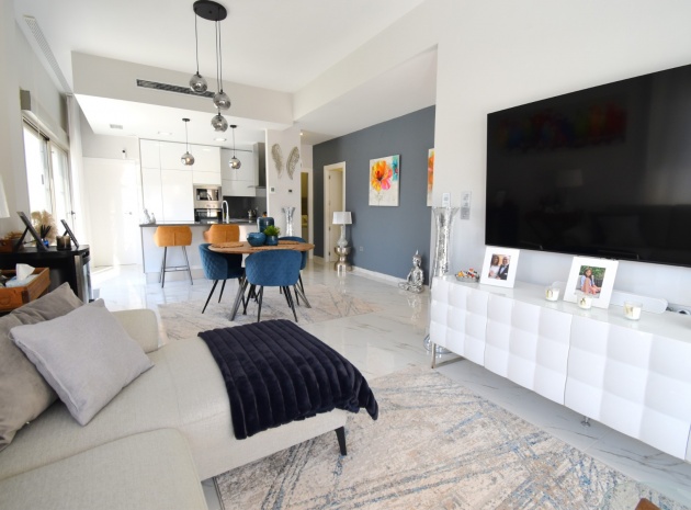 Resale - Villa - Villamartin