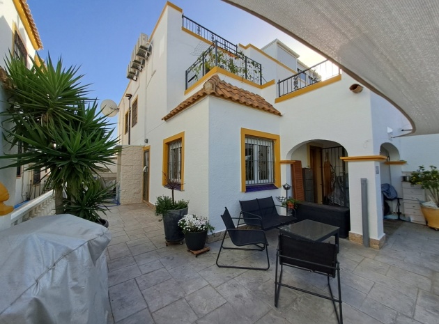 Resale - Villa - La Florida  - La Florida