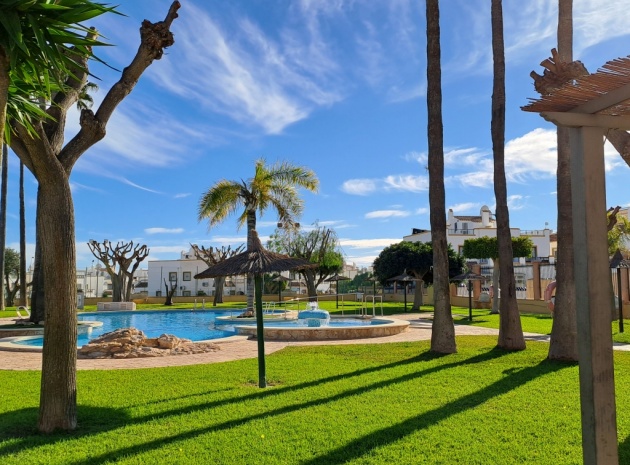Resale - Villa - La Florida  - La Florida