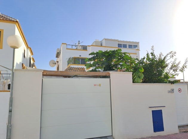 Resale - Villa - La Florida  - La Florida