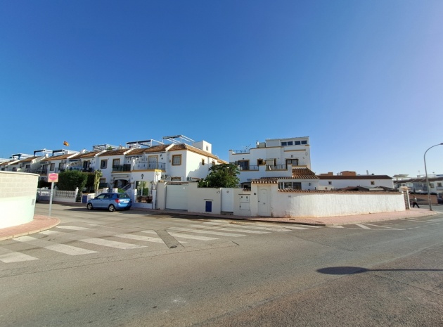 Resale - Villa - La Florida  - La Florida