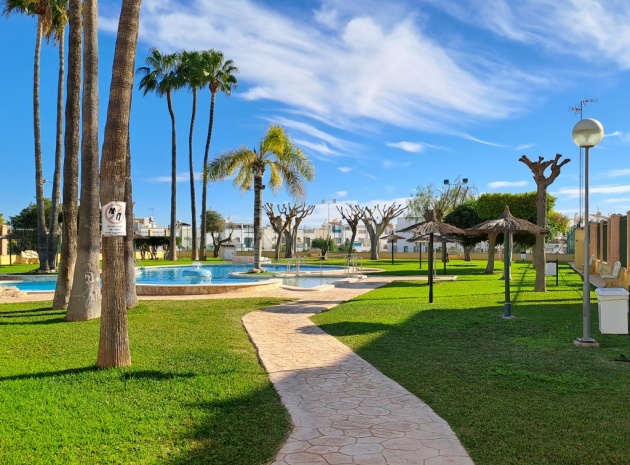Resale - Villa - La Florida  - La Florida