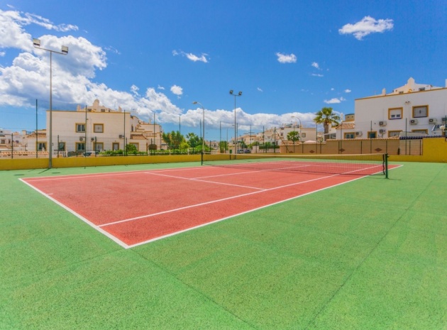 Resale - Villa - La Florida  - La Florida