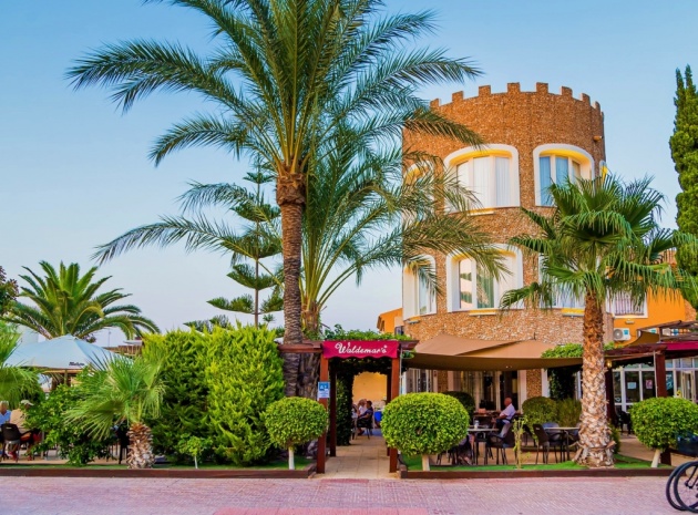 Resale - Villa - La Florida  - La Florida