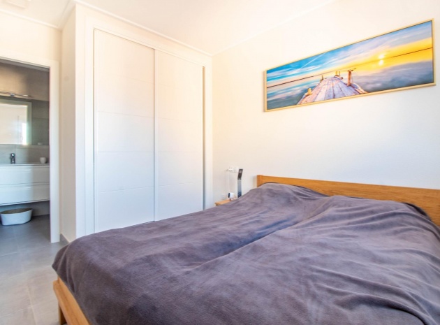 Resale - Apartment - Punta Prima - vista azul