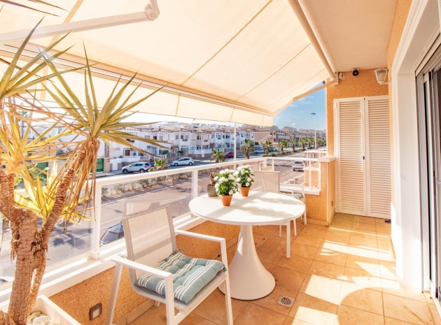 Resale - Apartment - Punta Prima - vista azul