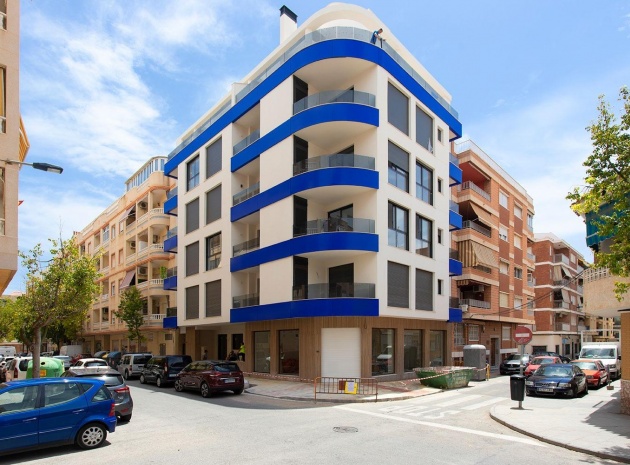 Resale - Apartment - Torrevieja - Paseo maritimo
