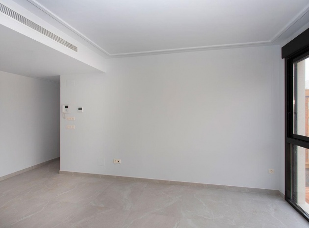 Resale - Apartment - Torrevieja - Paseo maritimo