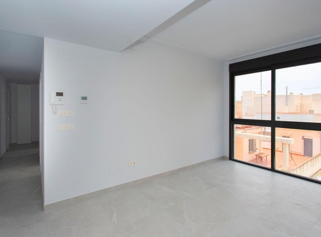 Resale - Apartment - Torrevieja - Paseo maritimo