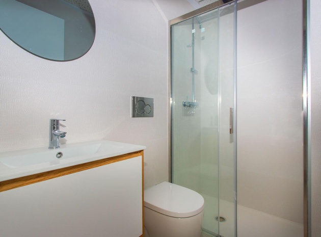 Resale - Apartment - Torrevieja - Paseo maritimo
