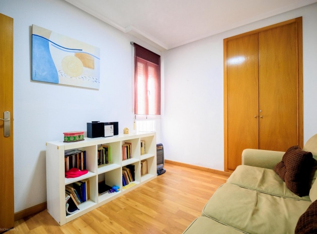 Resale - Apartment - Torrevieja - Centro