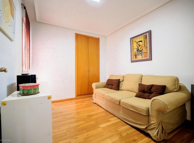 Resale - Apartment - Torrevieja - Centro