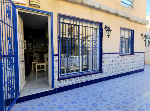 Resale - Villa - Torrevieja