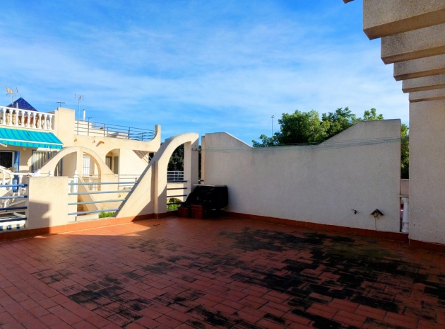 Resale - Villa - Torrevieja