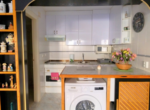 Resale - Villa - Torrevieja