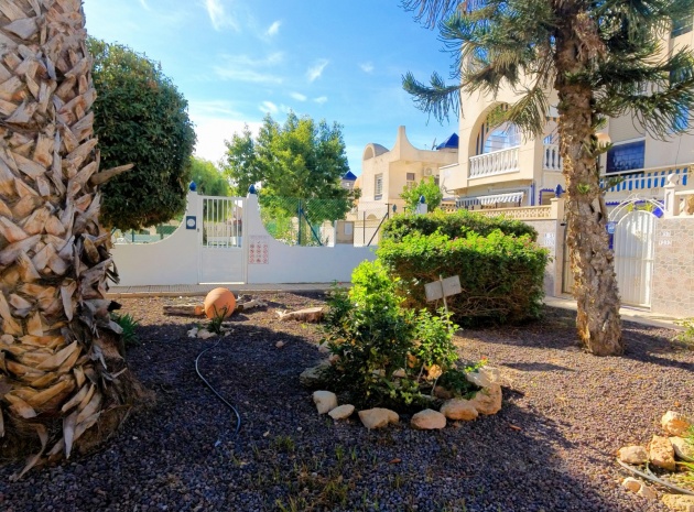 Resale - Villa - Torrevieja