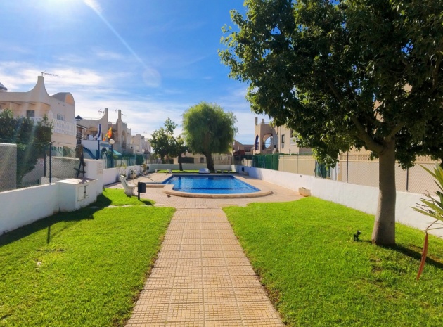 Resale - Villa - Torrevieja