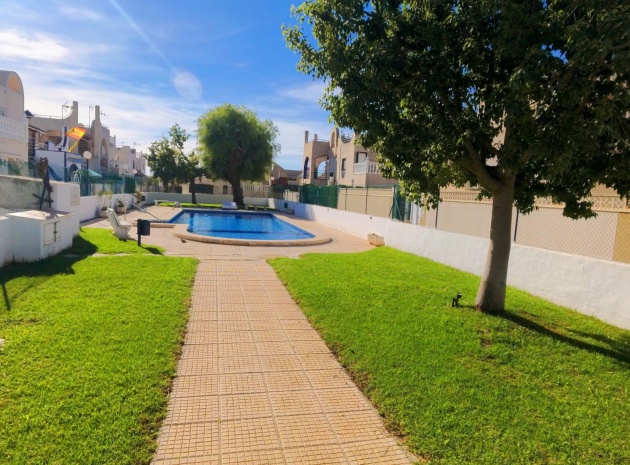 Resale - Villa - Torrevieja