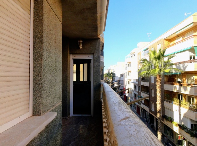 Resale - Apartment - Torrevieja - Centro