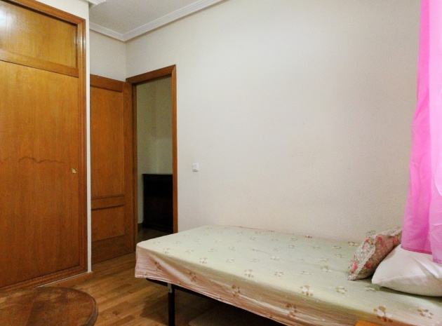 Resale - Apartment - Torrevieja - Centro