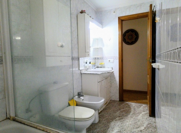 Resale - Apartment - Torrevieja - Centro