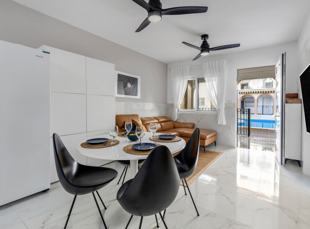 Resale - Apartment - Torrevieja - el paraiso