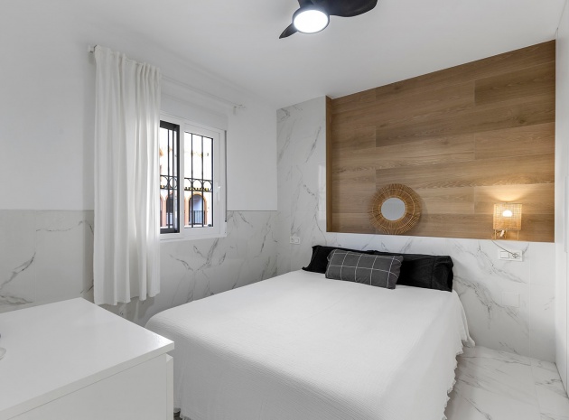 Resale - Apartment - Torrevieja - el paraiso