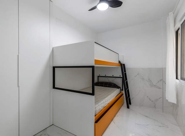 Resale - Apartment - Torrevieja - el paraiso