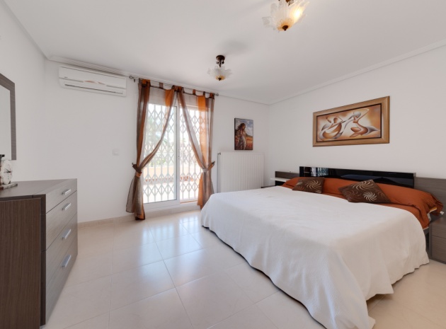 Resale - Villa - Playa Flamenca - zeniamar