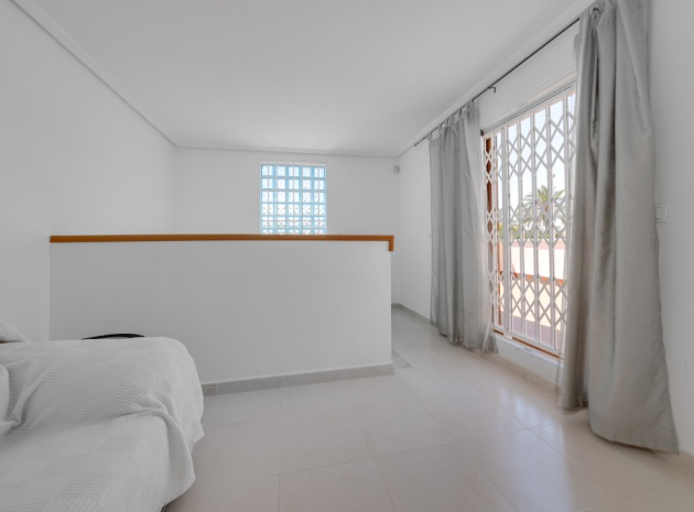 Resale - Villa - Playa Flamenca - zeniamar