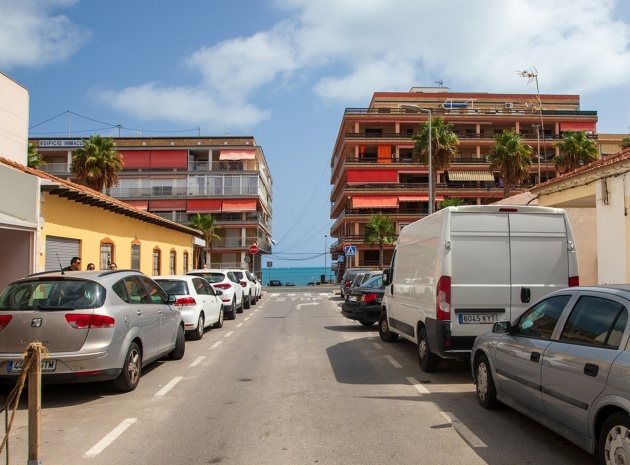 Resale - Apartment - Torrevieja - Playa de los Naufragos