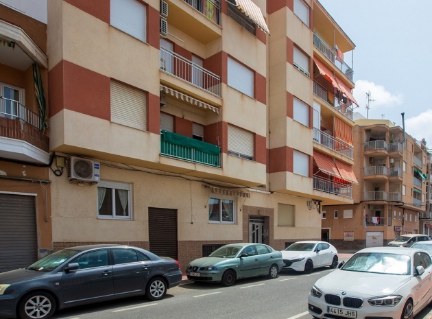 Resale - Apartment - Torrevieja - Playa de los Naufragos