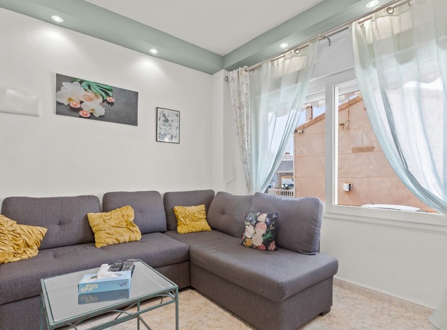 Resale - Apartment - Torrevieja - Playa de los Naufragos