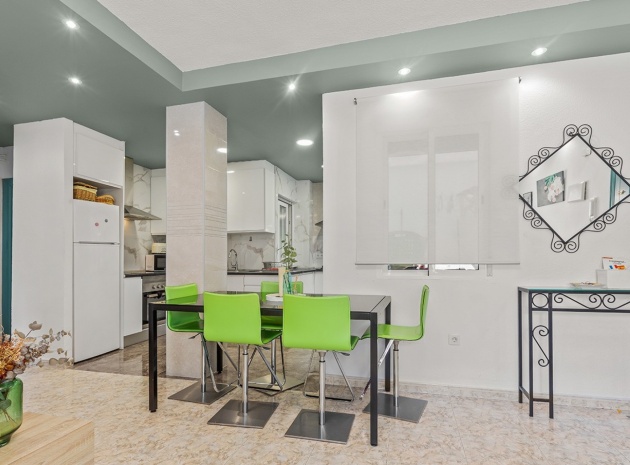 Resale - Apartment - Torrevieja - Playa de los Naufragos