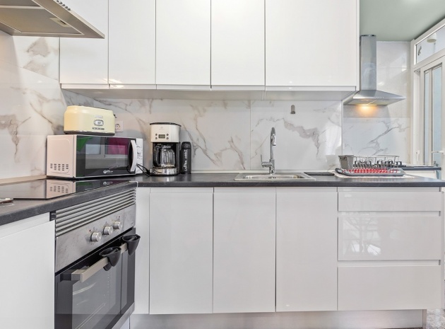 Resale - Apartment - Torrevieja - Playa de los Naufragos