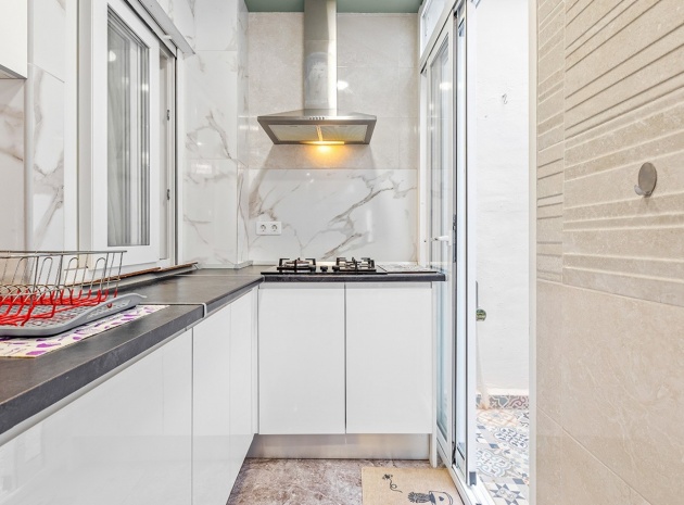 Resale - Apartment - Torrevieja - Playa de los Naufragos