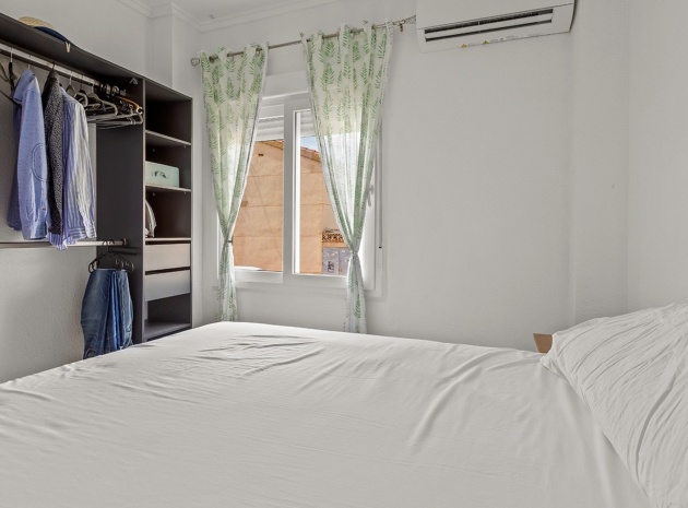 Resale - Apartment - Torrevieja - Playa de los Naufragos