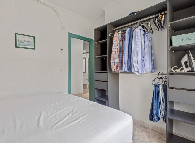 Resale - Apartment - Torrevieja - Playa de los Naufragos