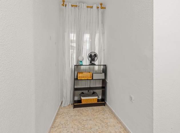Resale - Apartment - Torrevieja - Playa de los Naufragos