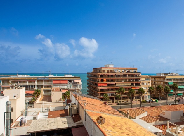 Resale - Apartment - Torrevieja - Playa de los Naufragos