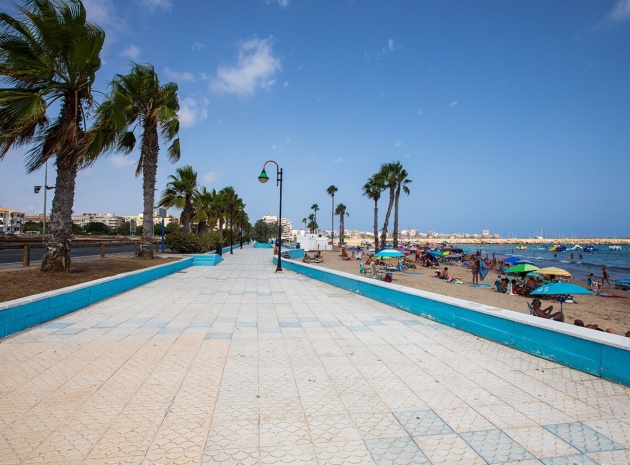Resale - Apartment - Torrevieja - Playa de los Naufragos