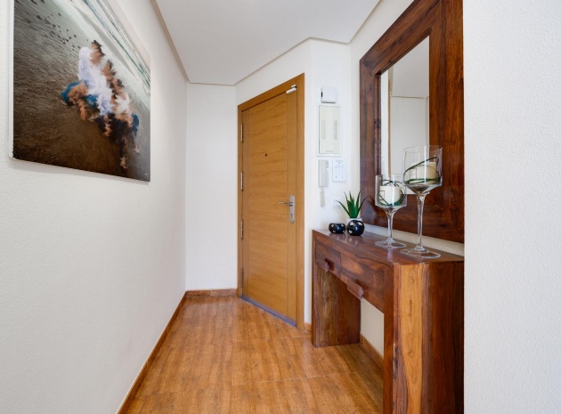 Resale - Apartment - Torrevieja - Playa Acequion