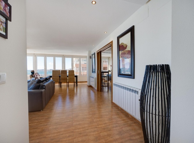 Resale - Apartment - Torrevieja - Playa Acequion