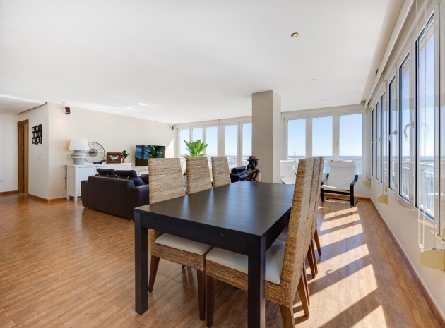 Resale - Apartment - Torrevieja - Playa Acequion